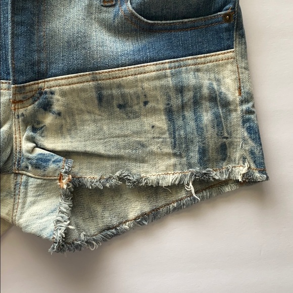 Michael Kors Light Wash Blue Frayed Denim Shorts - Picture 5 of 5